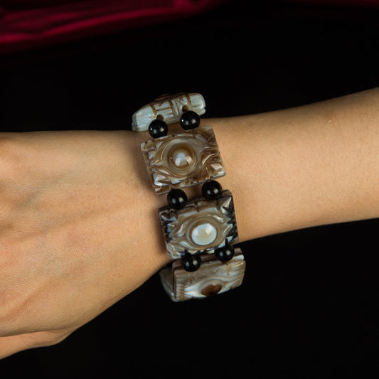 Qing Dynasty Dzi Bead Enlightened Eye Bracelet – Wisdom Energy and Spiritual Protection