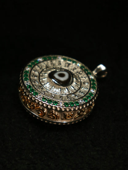 Prosperous Eye Dzi Bead Pendant – Symbol of Protection & Abundance