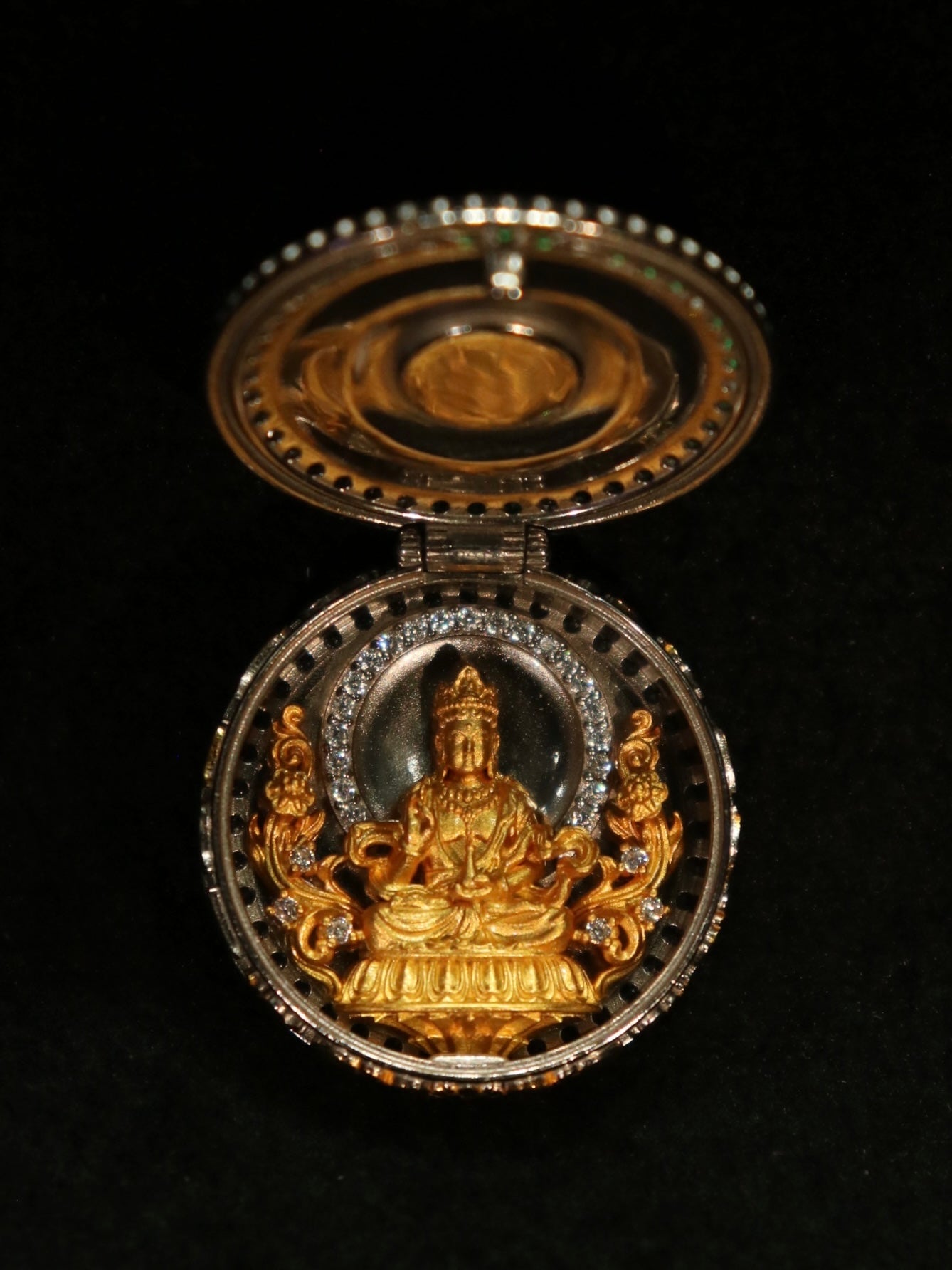 Prosperous Eye Dzi Bead Pendant – Symbol of Protection & Abundance