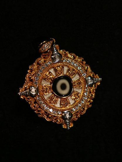 Prosperity Eye Dzi Bead Pendant – Amulet for Good Fortune & Protection