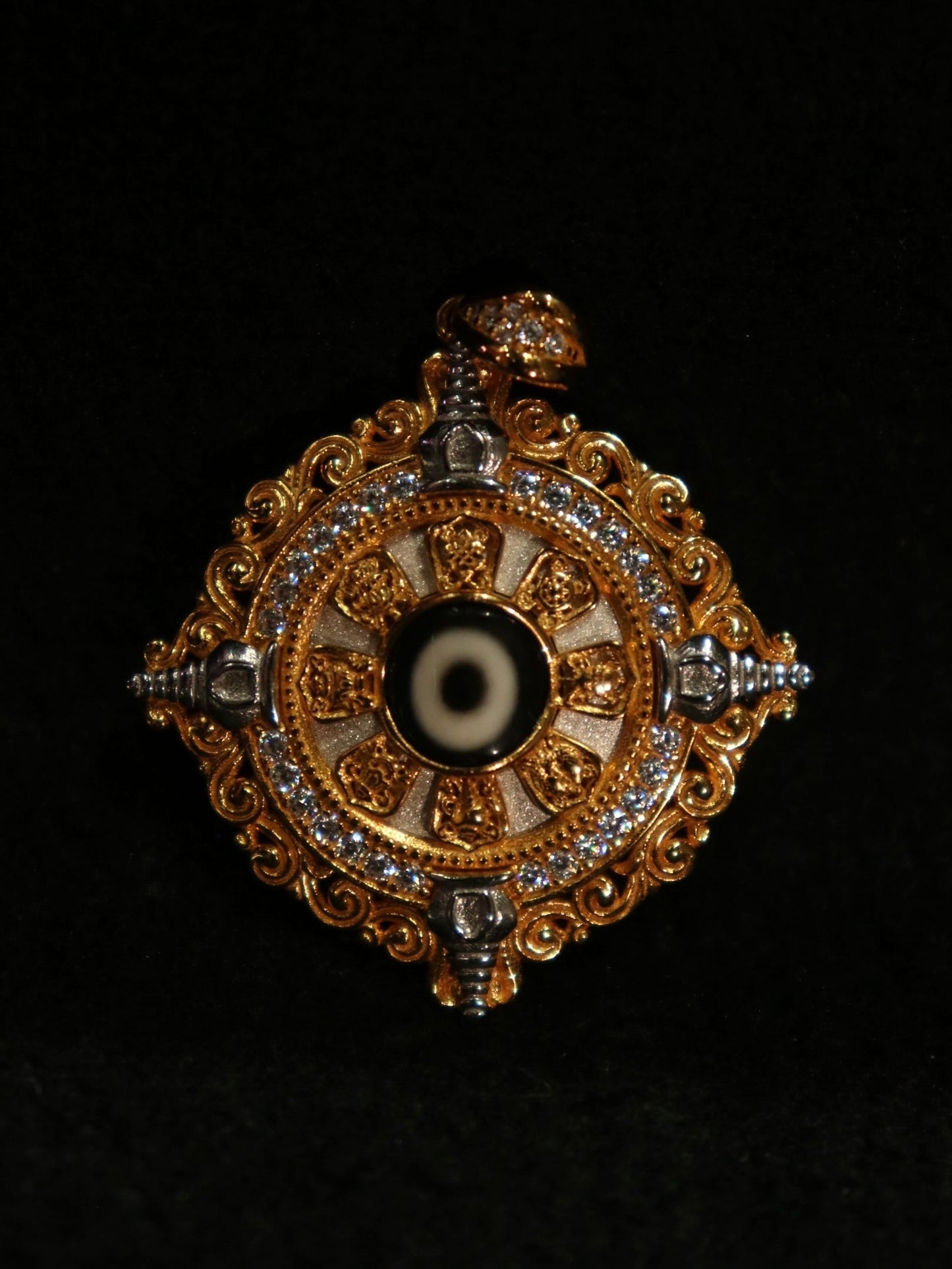 Prosperity Eye Dzi Bead Pendant – Amulet for Good Fortune & Protection